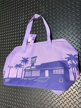 NEW Trader Joe’s Large Lavender Reusable Insulated Bag - Limited Edition